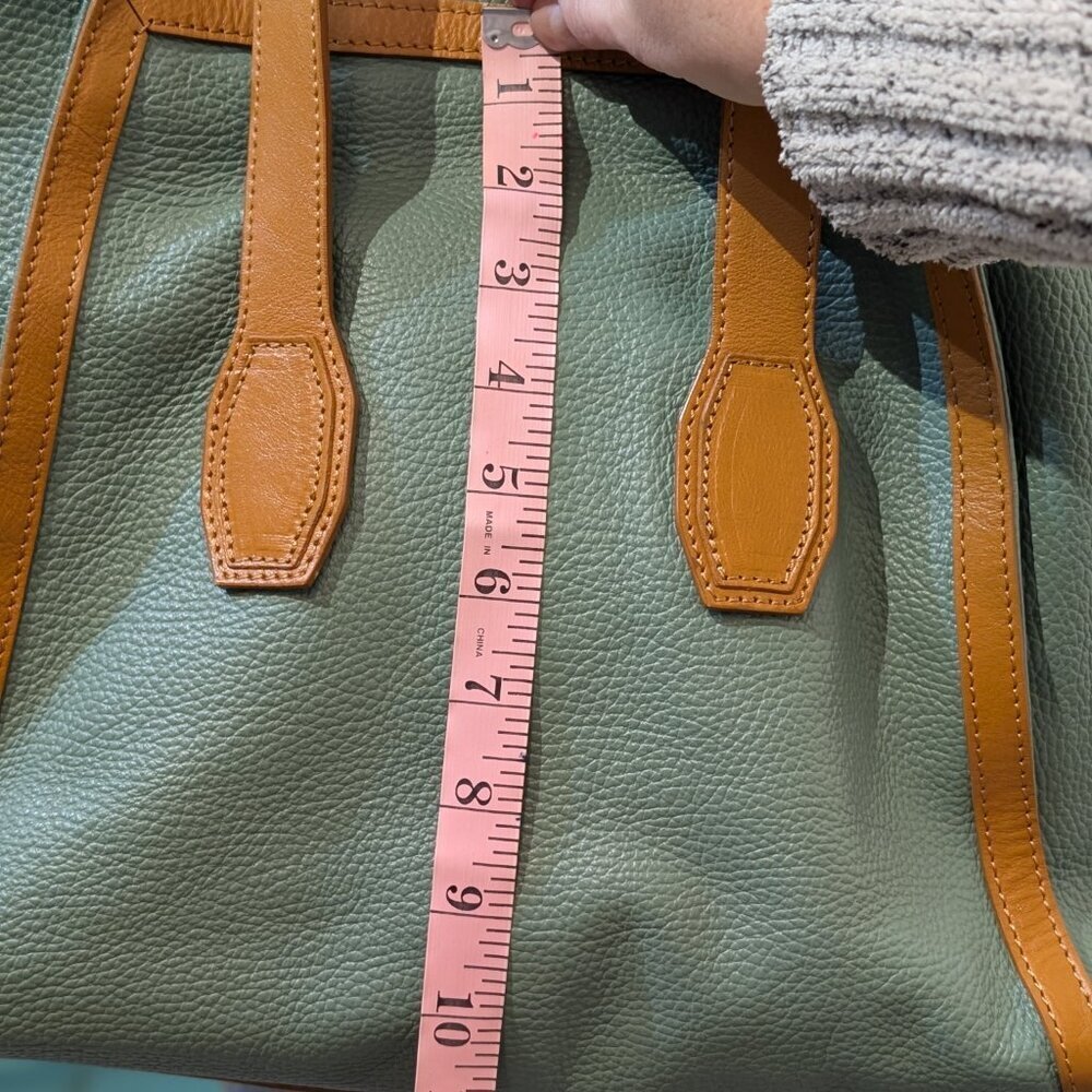 Divina Firenze Purse, Olive Green w/Tan Handles & Accents. Italian made leather - Picture 4 of 12